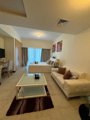 Click Stay - JLT - Studio & Balcony Lakes view Entire Apartment -JN